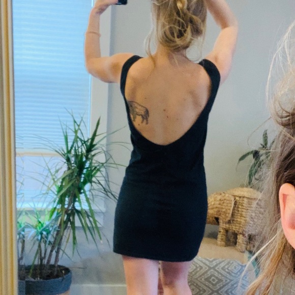 Perfect little black dress - Picture 2 of 6